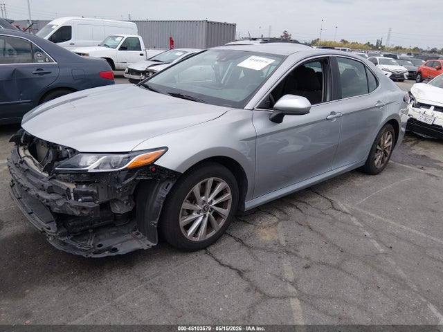 Toyota CAMRY LE 2022 4T1C11AK8NU677700 Image 2