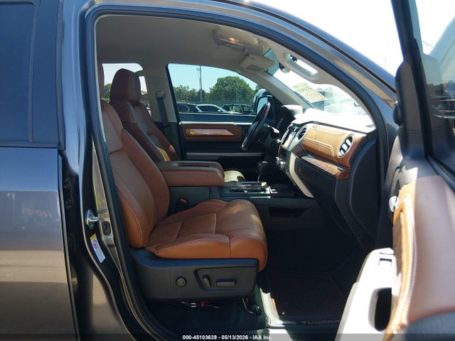 45103639 :رقم المزاد ، 5TFAW5F19JX768987 vin ، 2018 Toyota Tundra 1794 5.7l V8 مزاد بيع