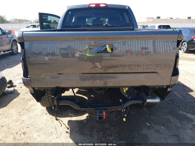 45103639 :رقم المزاد ، 5TFAW5F19JX768987 vin ، 2018 Toyota Tundra 1794 5.7l V8 مزاد بيع
