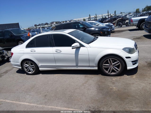 45103645 :رقم المزاد ، WDDGF4HB5EG248159 vin ، 2014 Mercedes-benz C 250 Sport مزاد بيع