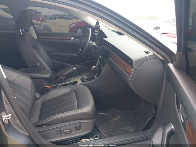 2022 Volkswagen Passat 2.0t Limited Edition მანქანა იყიდება აუქციონზე, vin: 1VWBA7A37NC008168, აუქციონის ნომერი: 45103678