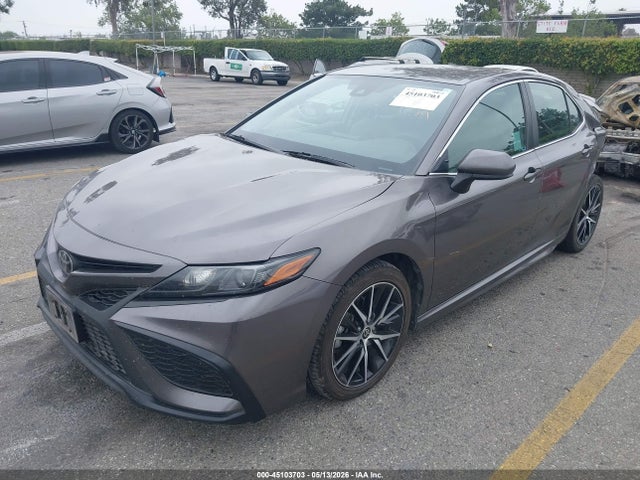 45103703 :رقم المزاد ، 4T1G11AK7MU496863 vin ، 2021 Toyota Camry Se مزاد بيع