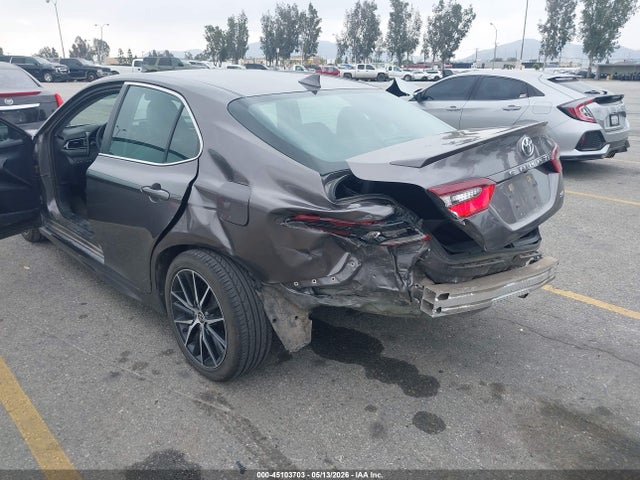 45103703 :رقم المزاد ، 4T1G11AK7MU496863 vin ، 2021 Toyota Camry Se مزاد بيع