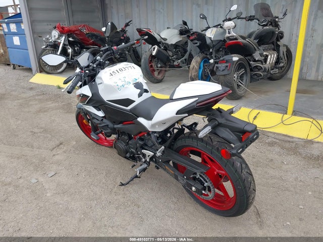 ML5ERGF18TDA77925 Kawasaki Er500