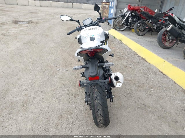 ML5ERGF18TDA77925 Kawasaki Er500