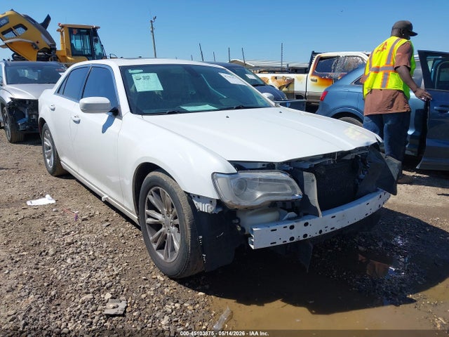 Продажа на аукционе авто 2017 Chrysler 300 Limited, vin: 2C3CCAAG1HH662283, номер лота: 45103875