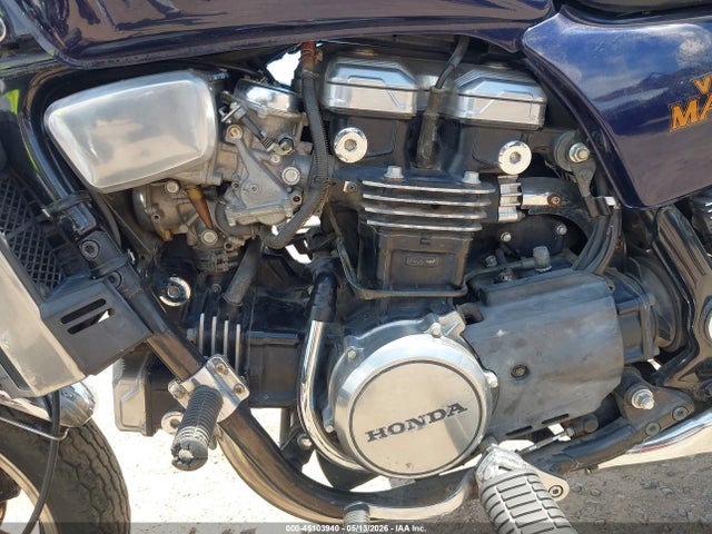 45103940 :رقم المزاد ، JH2RC0719CM026274 vin ، 1982 Honda Vf750 C مزاد بيع
