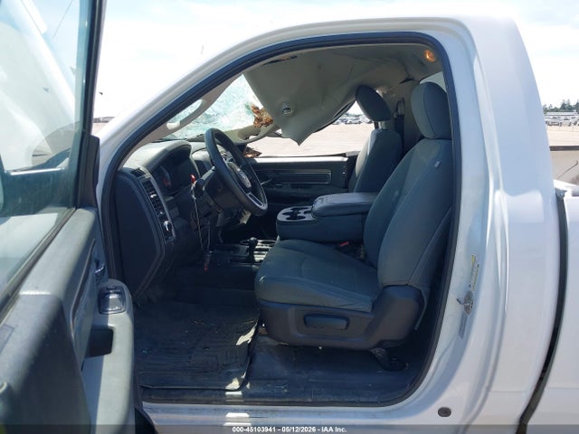 45103941 :رقم المزاد ، 3C6MR5AL9HG763565 vin ، 2017 Ram 2500 Tradesman  4x4 8' Box مزاد بيع