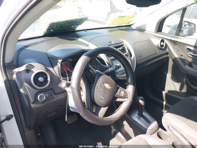 3GNCJKSB7GL221023 Chevrolet Trax 1ls