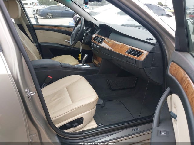 45103998 :رقم المزاد ، WBANW1C51AC166087 vin ، 2010 Bmw 535i مزاد بيع