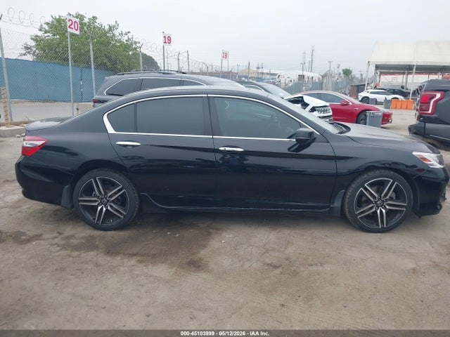 Продаж на аукціоні авто 2016 Honda Accord Touring, vin: 1HGCR3F90GA008020, номер лоту: 45103999
