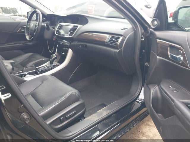 Продаж на аукціоні авто 2016 Honda Accord Touring, vin: 1HGCR3F90GA008020, номер лоту: 45103999