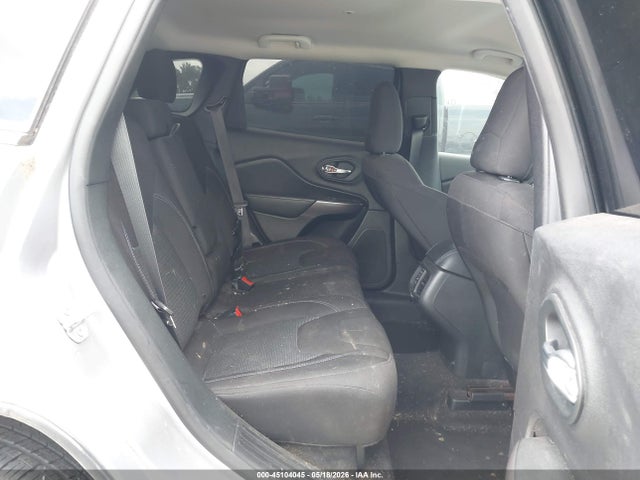 45104045 :رقم المزاد ، 1C4PJLCB9KD434665 vin ، 2019 Jeep Cherokee Latitude Fwd مزاد بيع