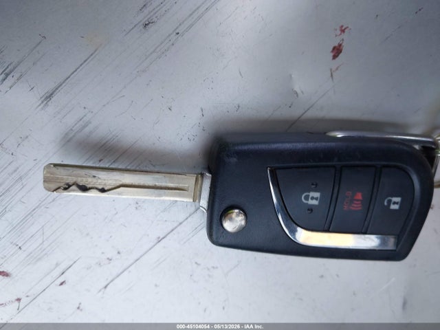 2T3K1RFV3MC169185 Toyota RAV4 LE