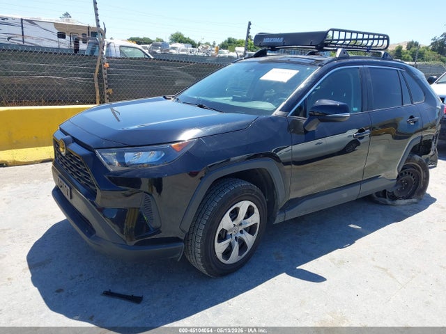2T3K1RFV3MC169185 Toyota RAV4 LE