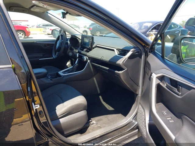 2T3K1RFV3MC169185 Toyota RAV4 LE