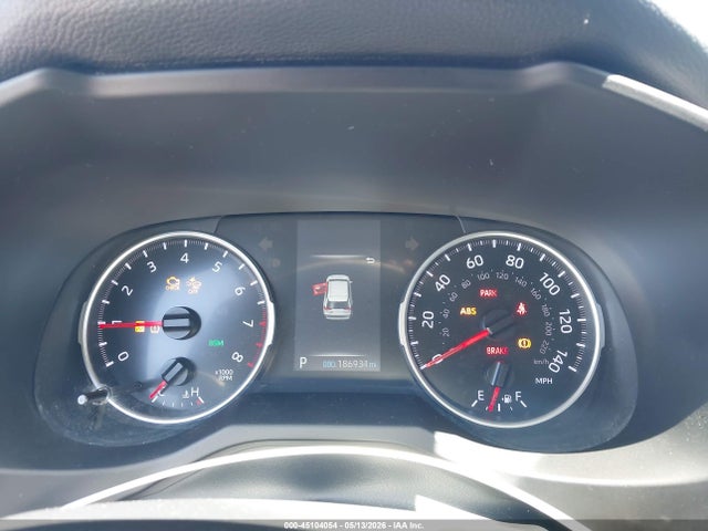 2T3K1RFV3MC169185 Toyota RAV4 LE