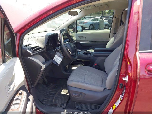 2021 Toyota Sienna Le მანქანა იყიდება აუქციონზე, vin: 5TDKRKEC0MS027781, აუქციონის ნომერი: 45104095