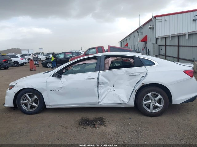 1G1ZC5ST9JF104576 Chevrolet Malibu 1fl