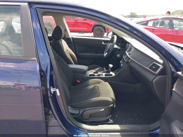 KIA Optima Lx 2017 5XXGT4L30HG163082 Image 5
