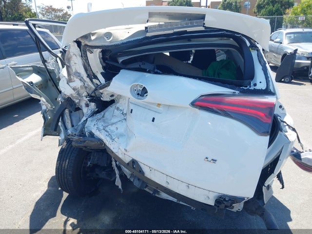 JTMZFREV0JJ729156 Toyota RAV4 LE