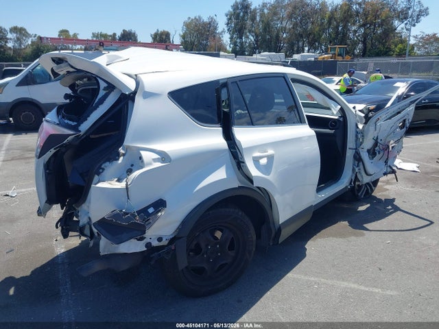 JTMZFREV0JJ729156 Toyota RAV4 LE