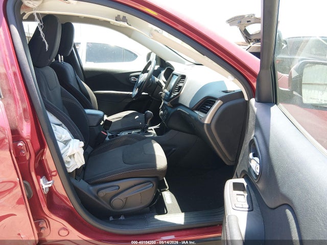 45104200 :رقم المزاد ، 1C4PJLCS2FW671668 vin ، 2015 Jeep Cherokee Latitude مزاد بيع
