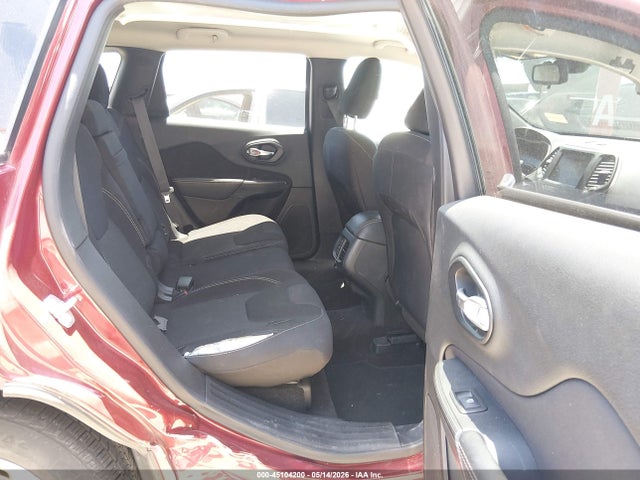 45104200 :رقم المزاد ، 1C4PJLCS2FW671668 vin ، 2015 Jeep Cherokee Latitude مزاد بيع