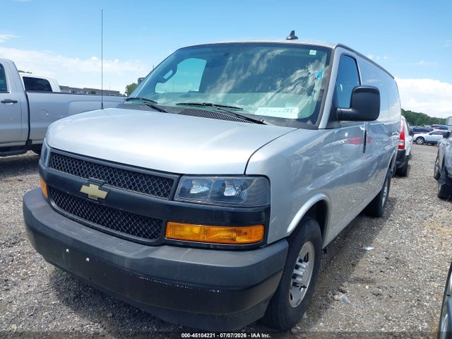 Chevrolet Express 2500 Work Van 2018 1GCWGAFG4J1272756 Image 2