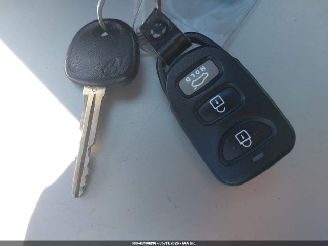 Продажа на аукционе авто 2019 Hyundai Elantra Se, vin: 5NPD74LF0KH482916, номер лота: 45104236