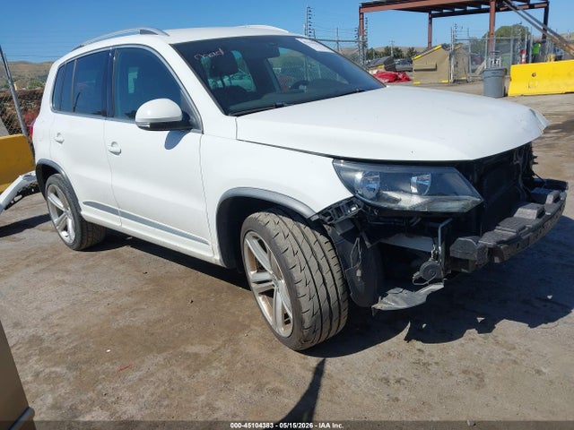 Volkswagen Tiguan R-line 2016 WVGAV7AX5GW017602 головне зображення