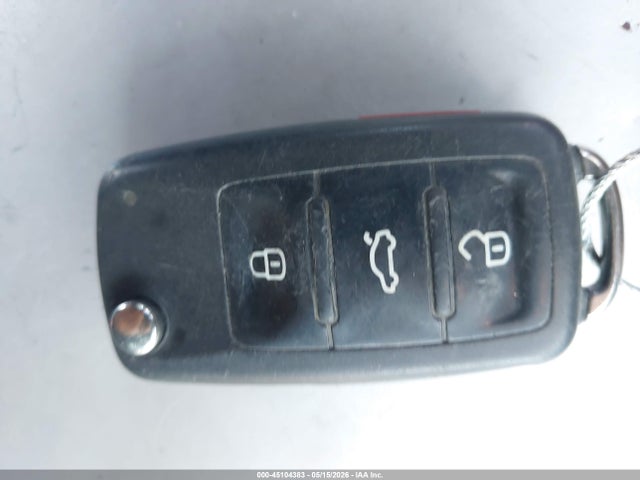 WVGAV7AX5GW017602 Volkswagen Tiguan R-line