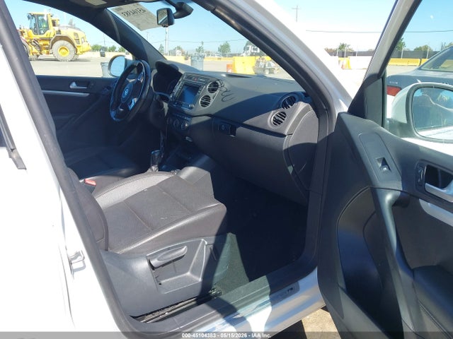 WVGAV7AX5GW017602 Volkswagen Tiguan R-line