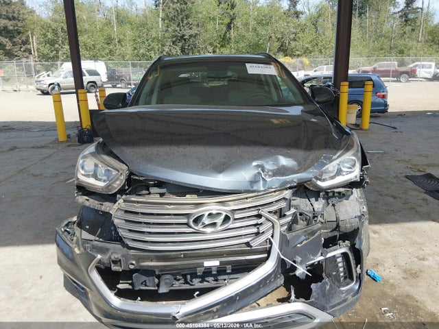 KM8SMDHF9HU219181 Hyundai Santa Fe Se