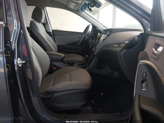 KM8SMDHF9HU219181 Hyundai Santa Fe Se