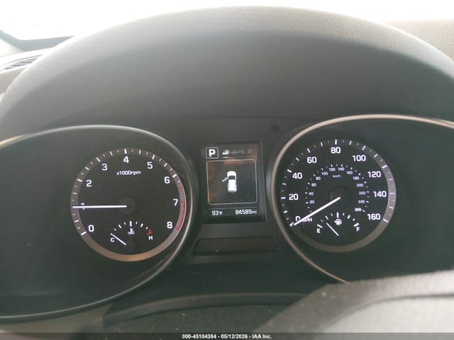 KM8SMDHF9HU219181 Hyundai Santa Fe Se