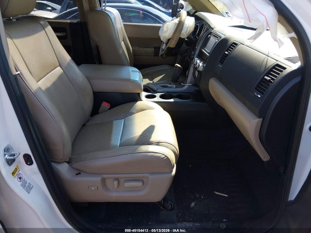 Продаж на аукціоні авто 2016 Toyota Sequoia Platinum 5.7l V8, vin: 5TDYY5G16GS065451, номер лоту: 45104412