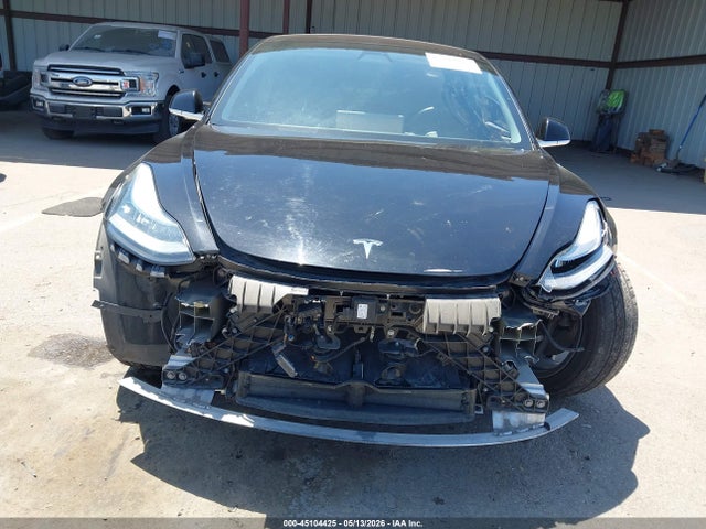 Tesla Model 3 Long Range/mid Range 2018 5YJ3E1EAXJF056519 Image 13