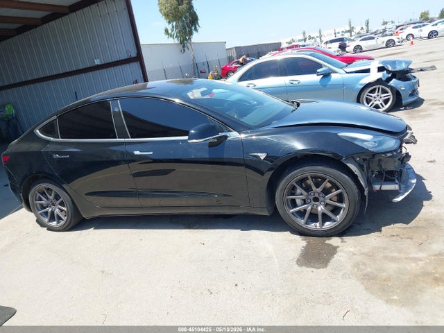 Tesla Model 3 Long Range/mid Range 2018 5YJ3E1EAXJF056519 Image 14