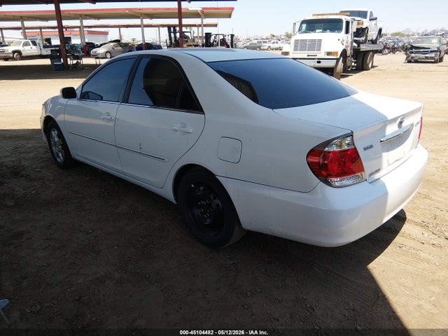2005 Toyota Camry Xle მანქანა იყიდება აუქციონზე, vin: 4T1BE30K05U570833, აუქციონის ნომერი: 45104482