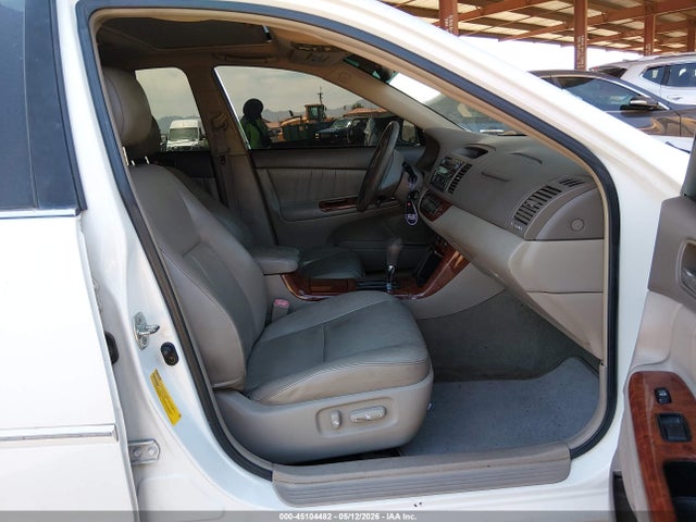 2005 Toyota Camry Xle მანქანა იყიდება აუქციონზე, vin: 4T1BE30K05U570833, აუქციონის ნომერი: 45104482