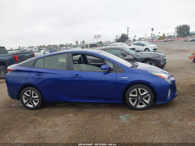 Toyota Prius Three Touring 2016 JTDKARFU8G3522629 Image 13