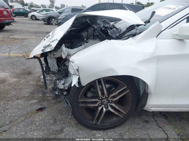 Honda Accord Touring 2016 1HGCT2B05GA005262 Image 20