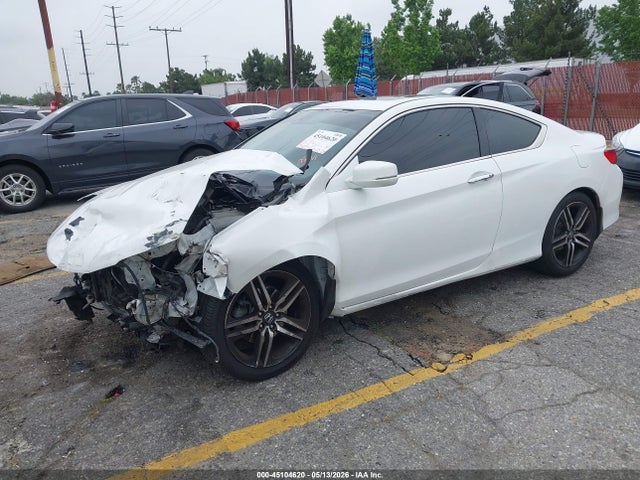 Honda Accord Touring 2016 1HGCT2B05GA005262 Image 2