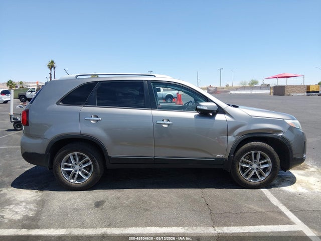 45104638 :رقم المزاد ، 5XYKTDA68FG560331 vin ، 2015 Kia Sorento Lx مزاد بيع