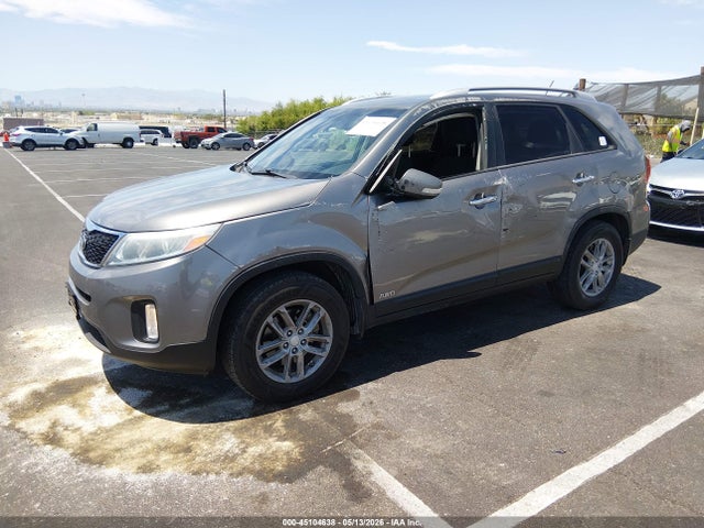 45104638 :رقم المزاد ، 5XYKTDA68FG560331 vin ، 2015 Kia Sorento Lx مزاد بيع