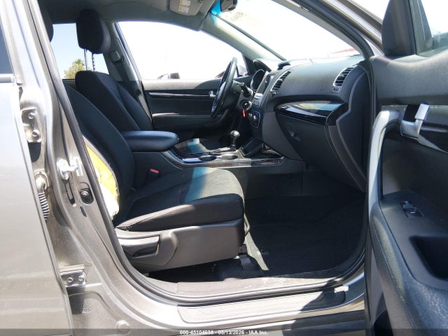 45104638 :رقم المزاد ، 5XYKTDA68FG560331 vin ، 2015 Kia Sorento Lx مزاد بيع