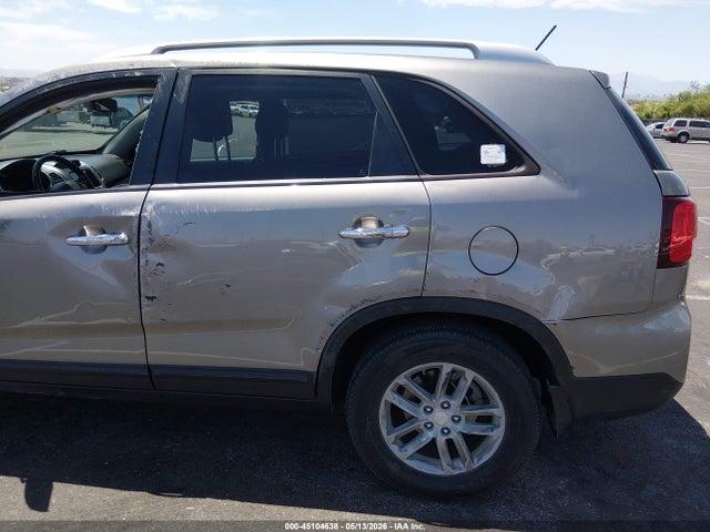 45104638 :رقم المزاد ، 5XYKTDA68FG560331 vin ، 2015 Kia Sorento Lx مزاد بيع