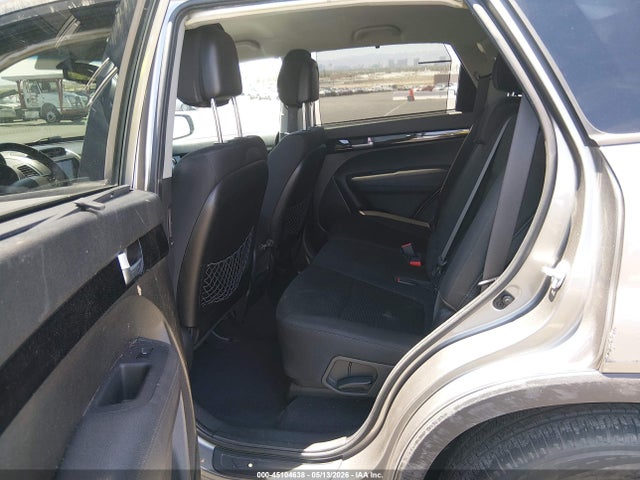 45104638 :رقم المزاد ، 5XYKTDA68FG560331 vin ، 2015 Kia Sorento Lx مزاد بيع