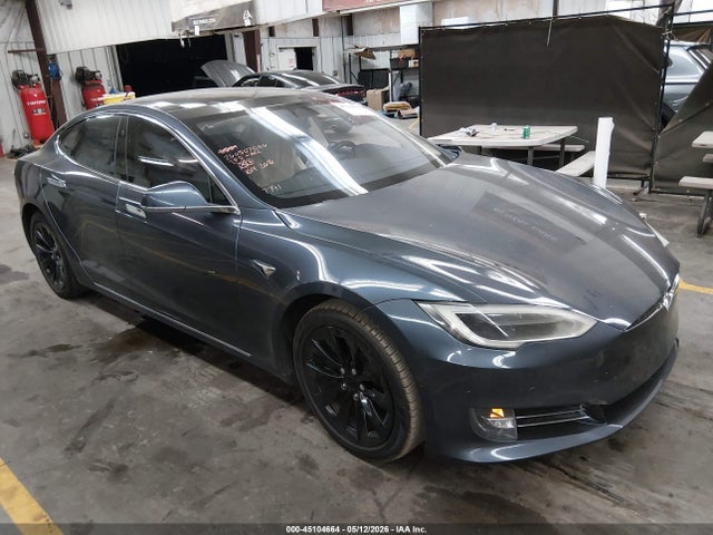 Tesla MODEL S 2017 5YJSA1E22HF227791 главное изображение
